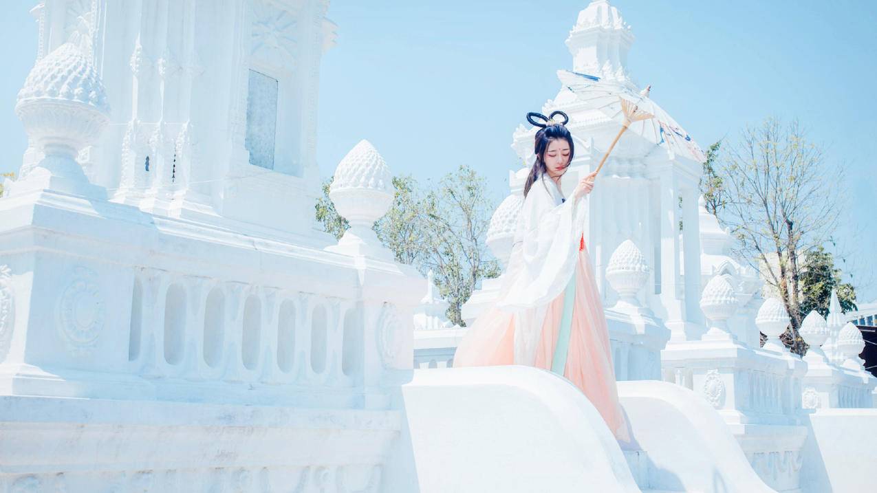 客服主管王小华